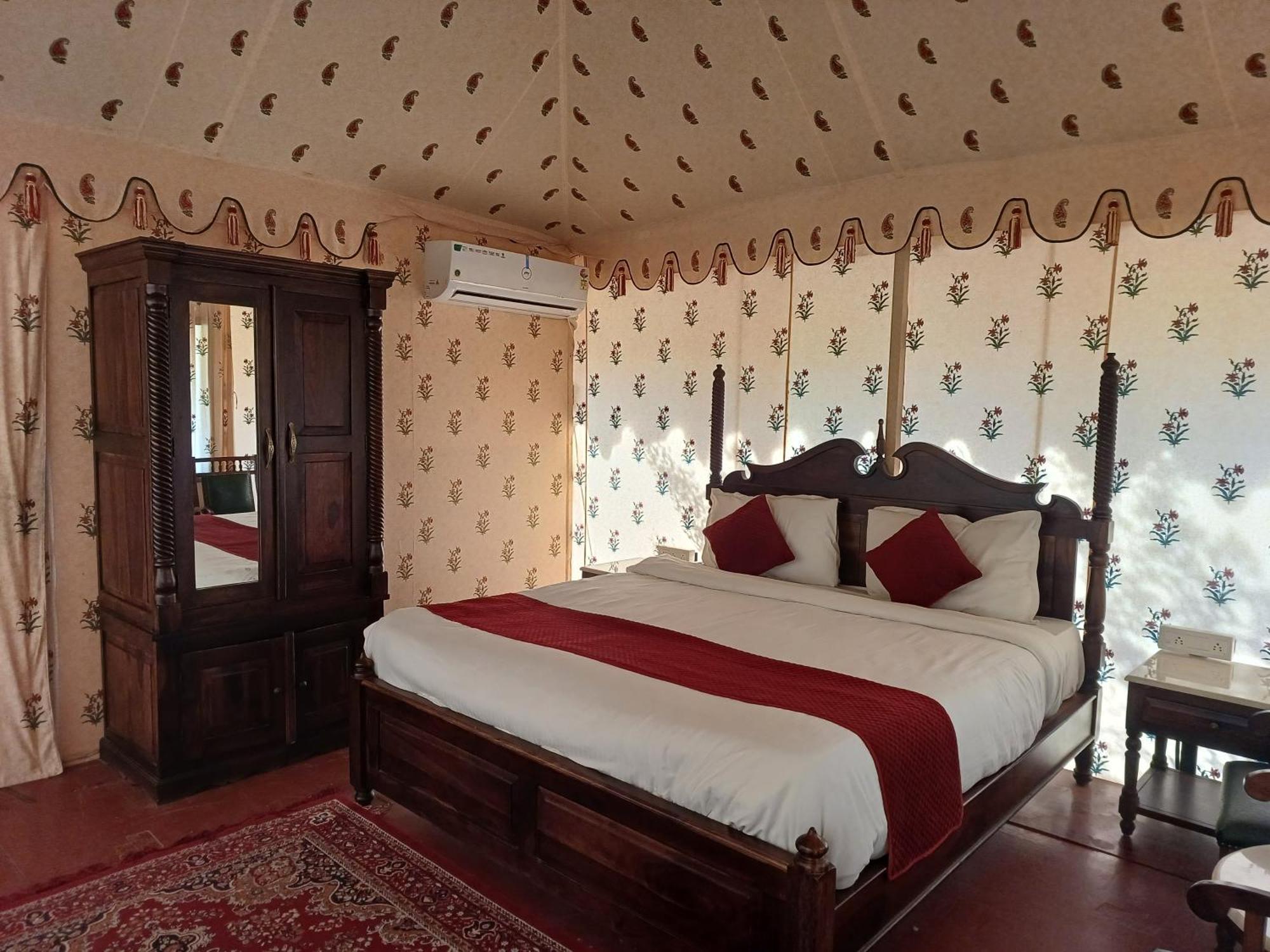 Royal Pushkar Camps- A Luxury Camp Resort Exterior photo