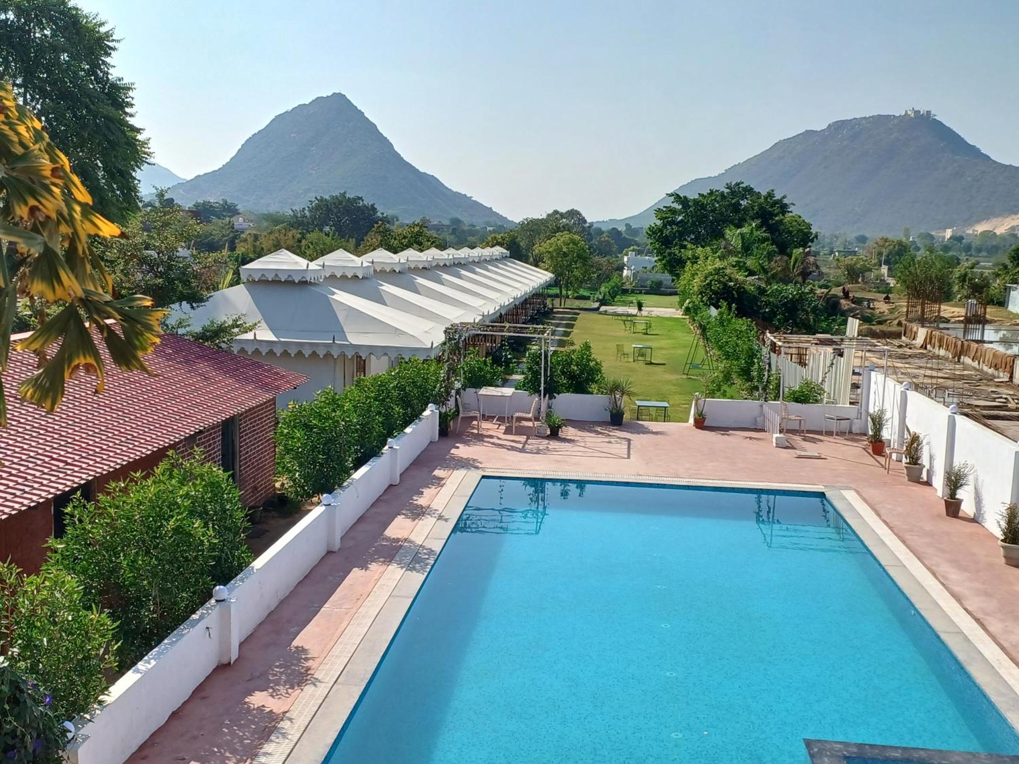 Royal Pushkar Camps- A Luxury Camp Resort Exterior photo