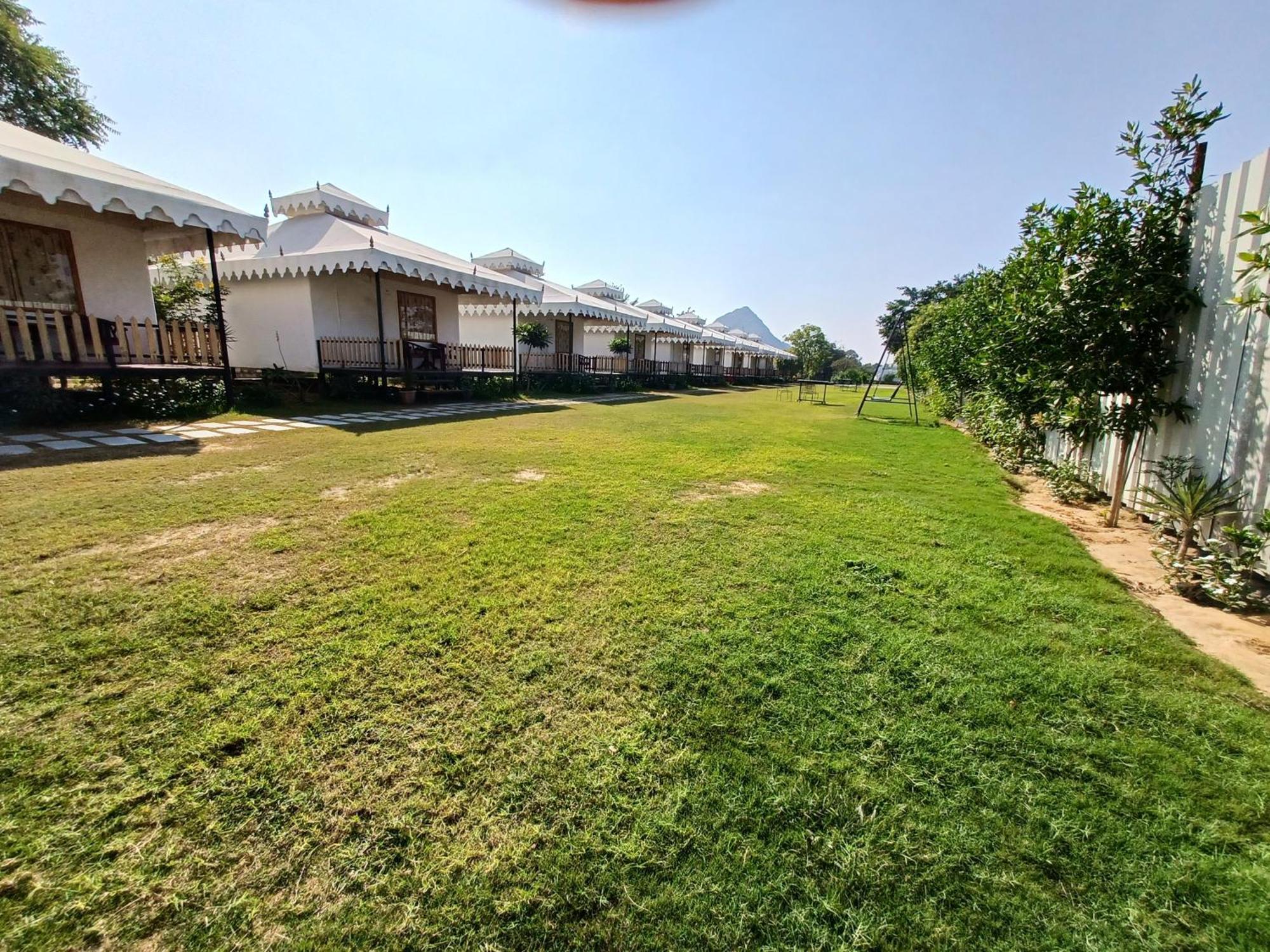 Royal Pushkar Camps- A Luxury Camp Resort Exterior photo