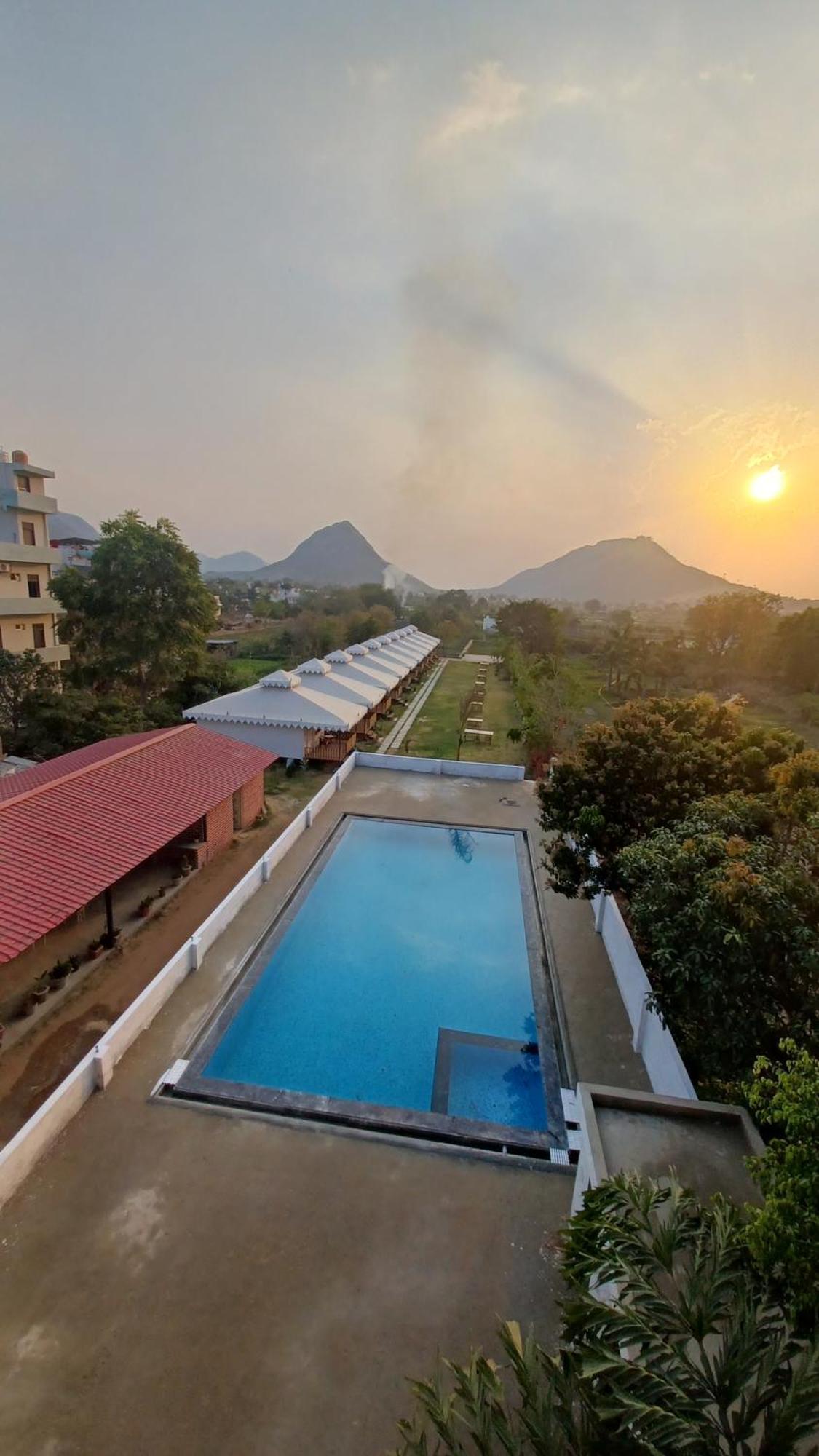 Royal Pushkar Camps- A Luxury Camp Resort Exterior photo